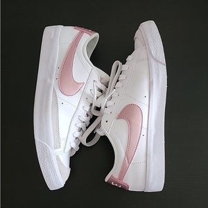 Girls Nike blazer low top
